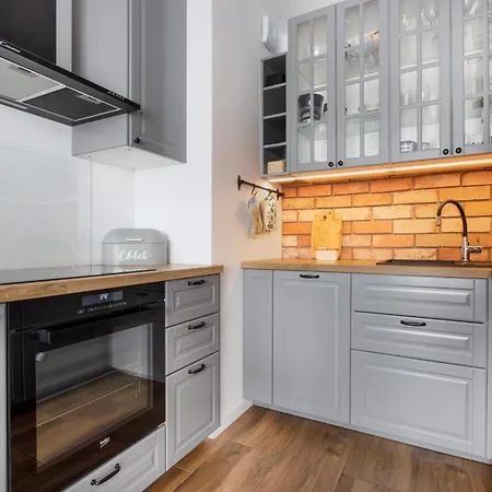 Unii Lubelskiej 6 * Poznań